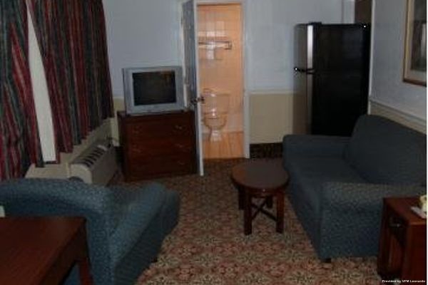 BUDGET INN CEDAR BLUFF VA (Cedar Bluff)